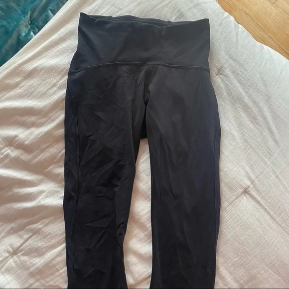 Lululemon train times 7/8 - Picture 3 of 3